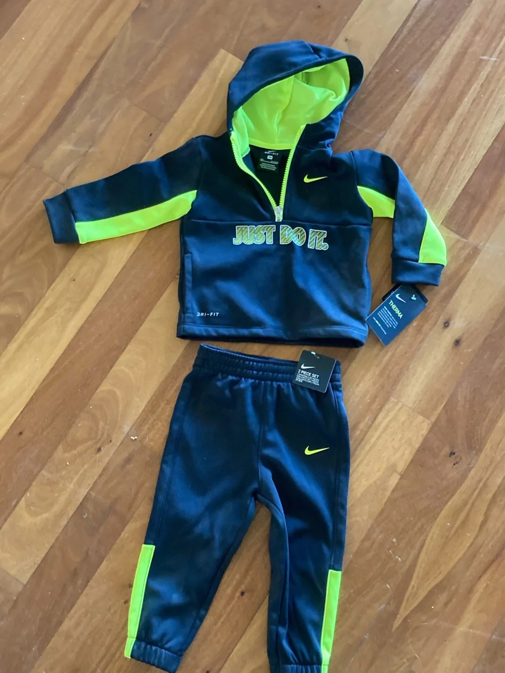 Nike Kids Navy and Neon Green joggers Set